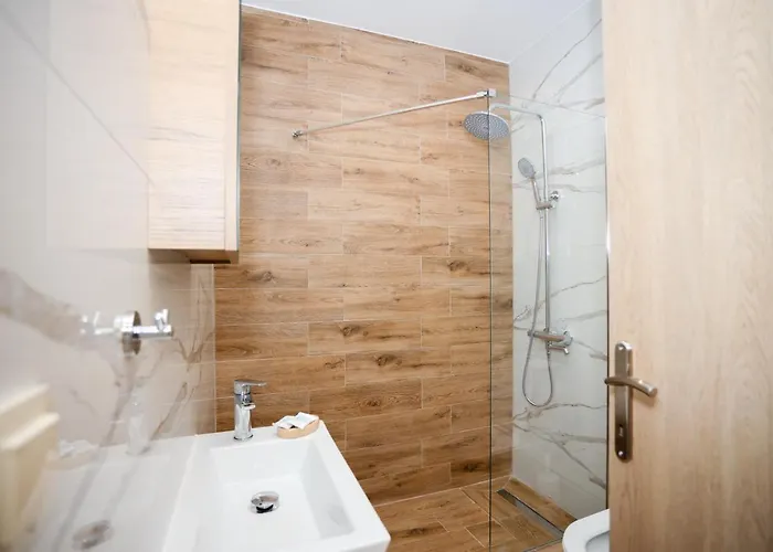 Greka * Kalyves Polygyrou