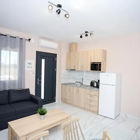 Greka Kalyves Polygyrou