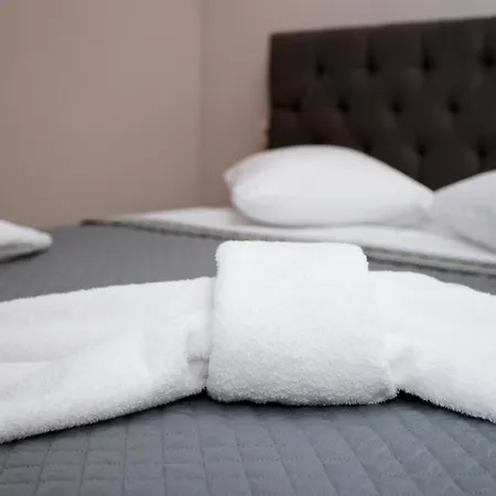 Greka * Kalyves Polygyrou